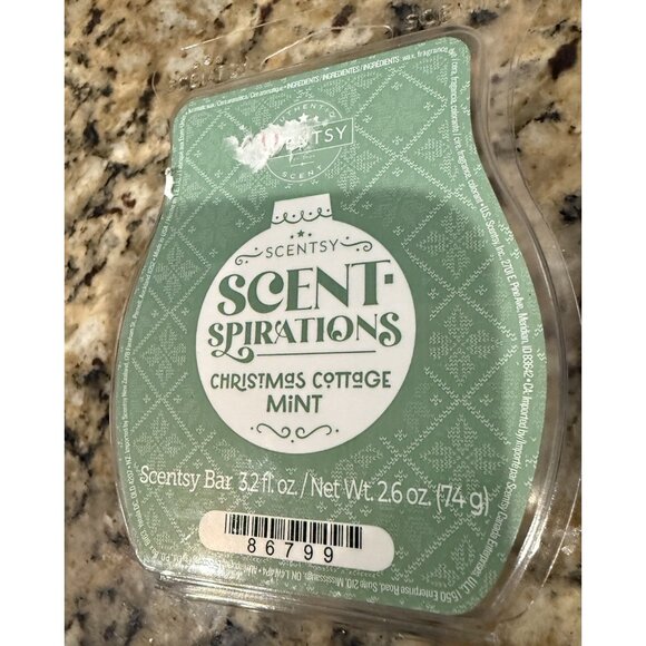 Lot of 2 Scentsy Christmas Cottage Wreath & Mint Wax Bars 3.2 fl oz each - Picture 3 of 6